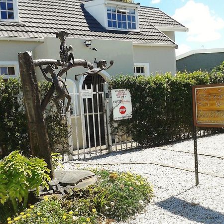 Jembjo'S Knysna Lodge & Backpackers Bagian luar foto