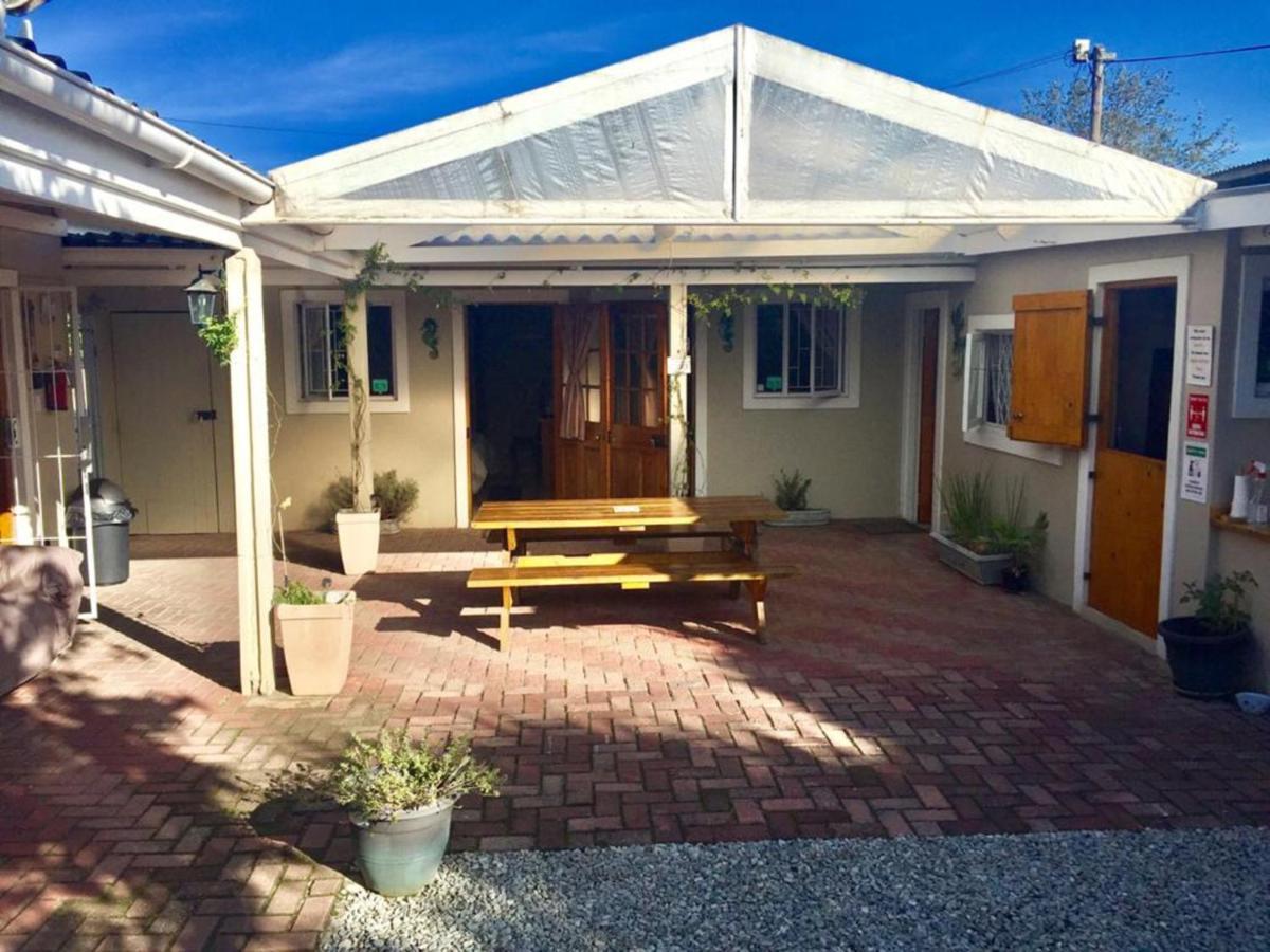 Jembjo'S Knysna Lodge & Backpackers Bagian luar foto