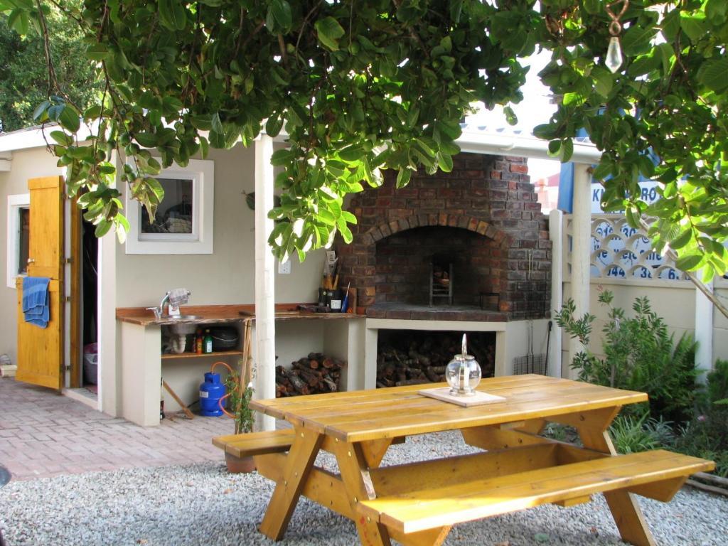 Jembjo'S Knysna Lodge & Backpackers Bagian luar foto