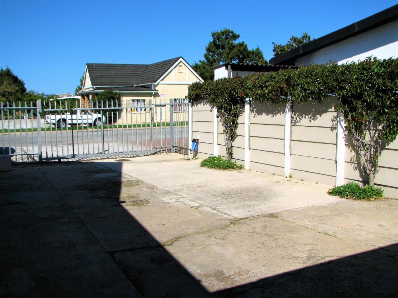 Jembjo'S Knysna Lodge & Backpackers Bagian luar foto