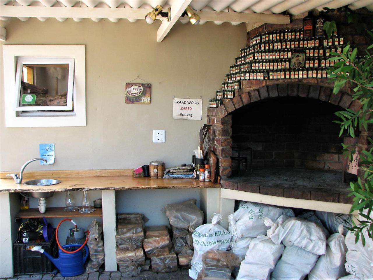 Jembjo'S Knysna Lodge & Backpackers Bagian luar foto
